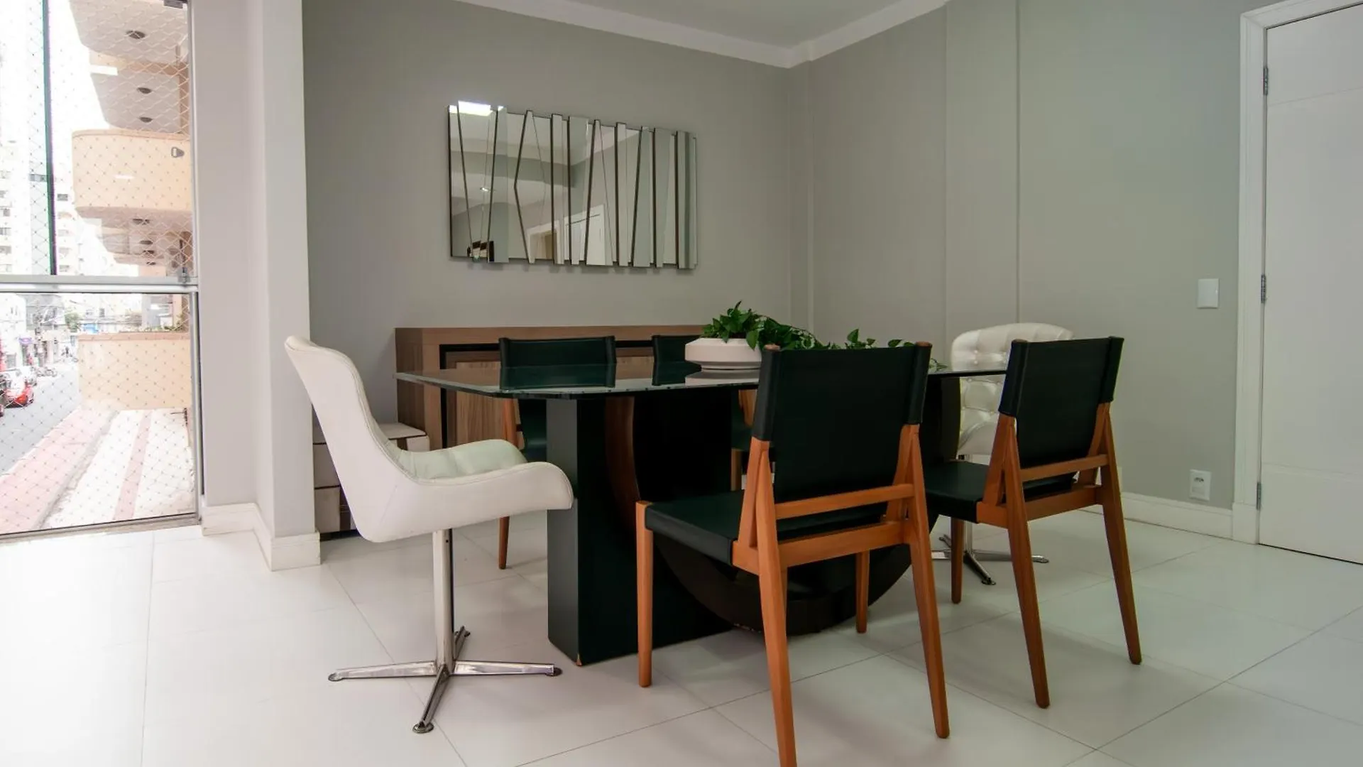 Apartment Quadra Mar Na R. 2000, 4 Quartos C/ Garagem Jj8308 Balneario Camboriu Brazil