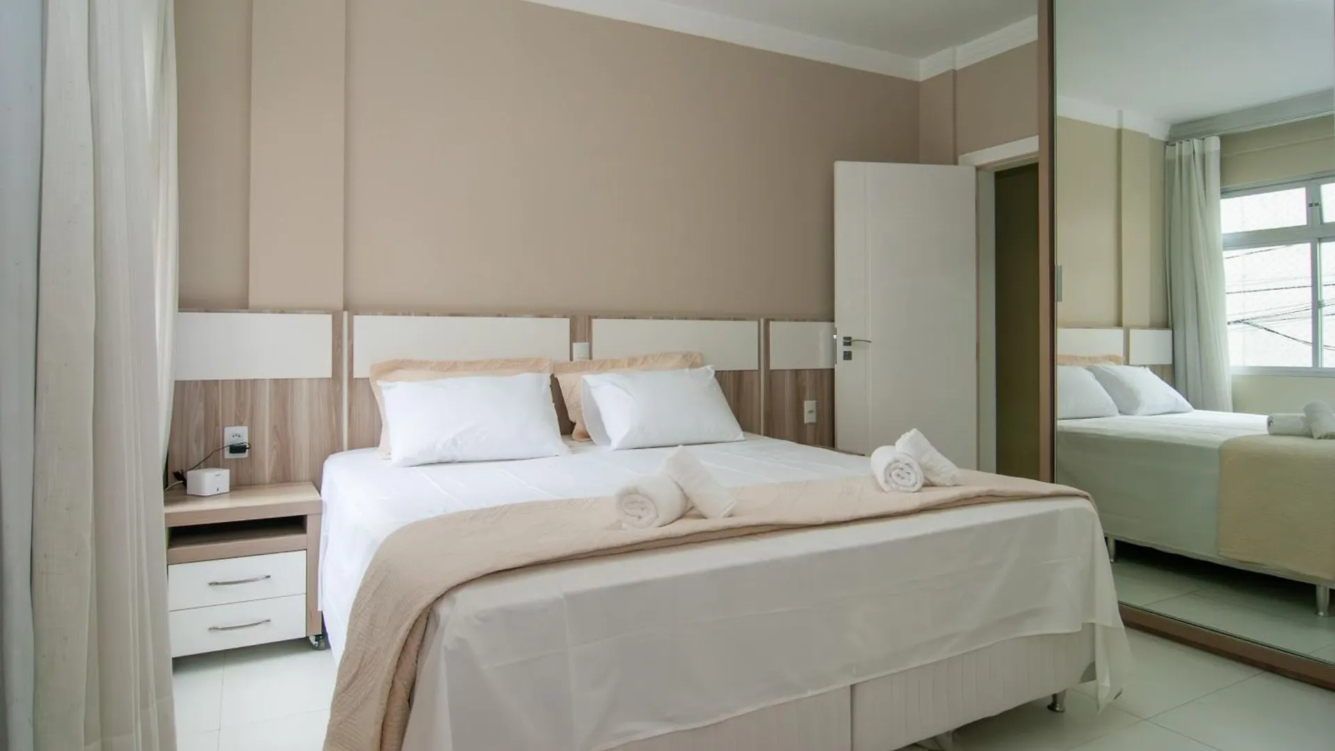 Quadra Mar Na R. 2000, 4 Quartos C/ Garagem Jj8308 Balneario Camboriu Apartment