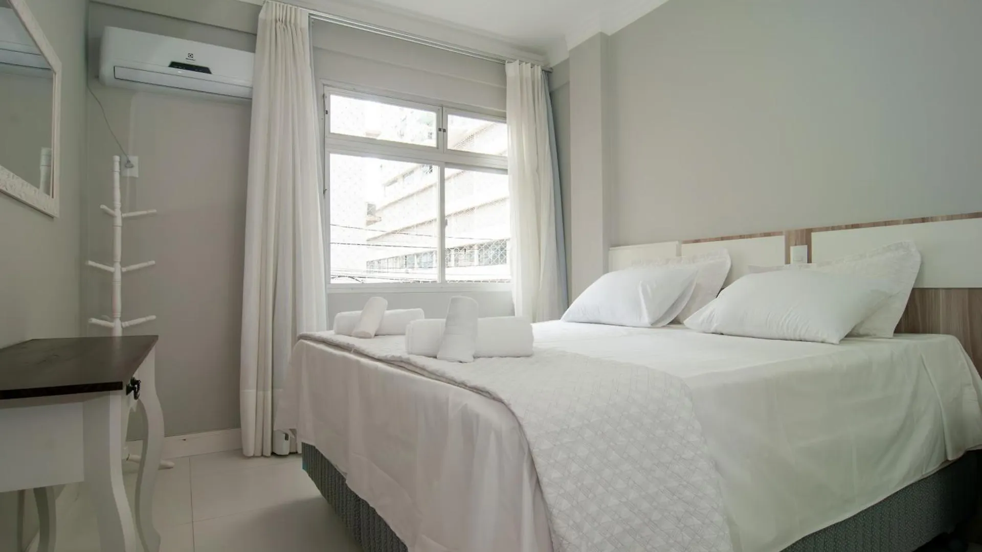 Quadra Mar Na R. 2000, 4 Quartos C/ Garagem Jj8308 Balneario Camboriu Apartment